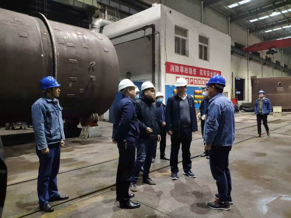 洛陽高新區副主任及環保局局長一行7人蒞臨我公司指導工作